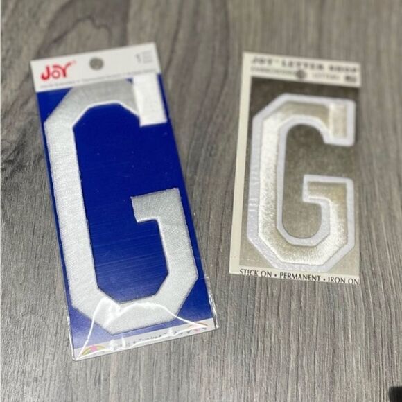 🔥❤️🔥 2 NEW! “G” Great Gift Personalizing White Embroidered Iron-On Set o… - Picture 1 of 4